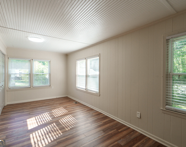 243 Boulevard - Photo Thumbnail 20