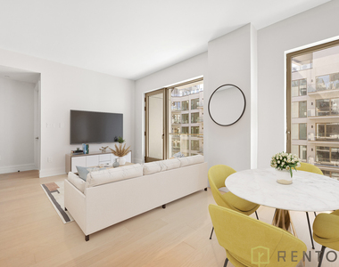960 Franklin Avenue - Photo Thumbnail 4