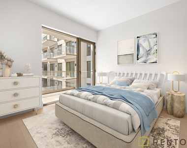 960 Franklin Avenue - Photo Thumbnail 5