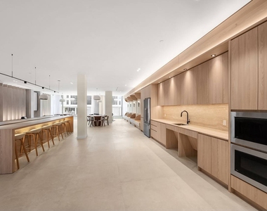 395 Carroll Street - Photo Thumbnail 10