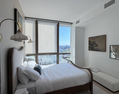 395 Carroll Street - Photo Thumbnail 6