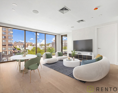 960 Franklin Avenue - Photo Thumbnail 1