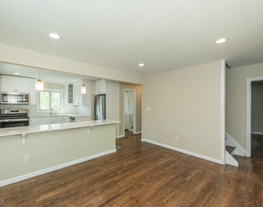 537 Dell Rd - Photo Thumbnail 7
