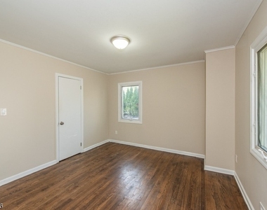 537 Dell Rd - Photo Thumbnail 8