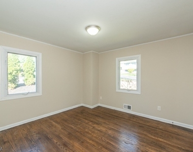 537 Dell Rd - Photo Thumbnail 9