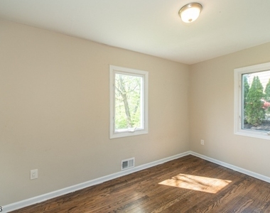537 Dell Rd - Photo Thumbnail 11