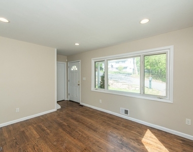 537 Dell Rd - Photo Thumbnail 2