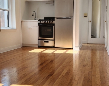 West 83rd Street/west end ave - Photo Thumbnail 2