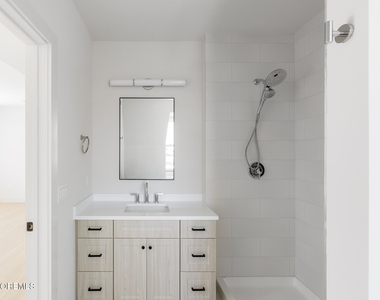 9 Wharf Avenue - Photo Thumbnail 14