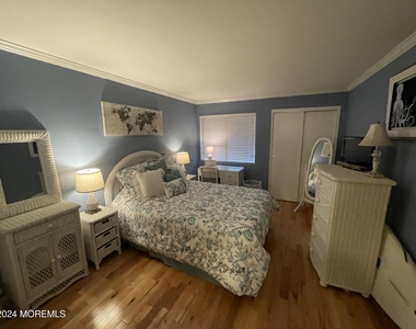 330 Shore Drive - Photo Thumbnail 9