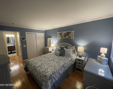 330 Shore Drive - Photo Thumbnail 8