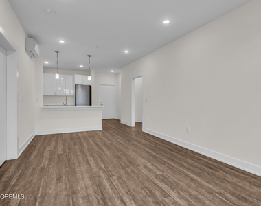 521 Lake Avenue - Photo Thumbnail 5