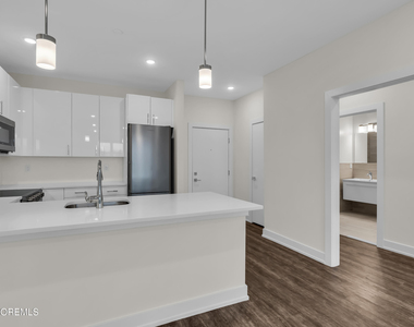 521 Lake Avenue - Photo Thumbnail 4