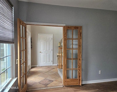 505 Buhler Avenue - Photo Thumbnail 10