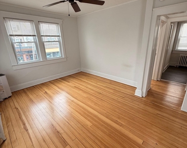 1005 Main Street - Photo Thumbnail 4