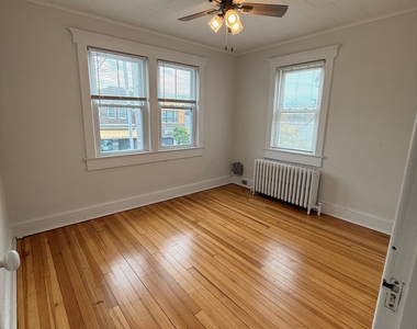 1005 Main Street - Photo Thumbnail 2