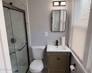 1005 Main Street - Photo Thumbnail 11