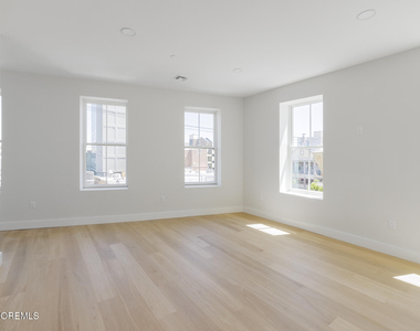 9 Wharf Avenue - Photo Thumbnail 7