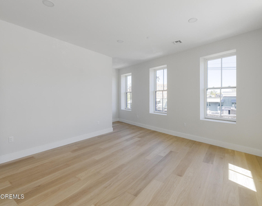 9 Wharf Avenue - Photo Thumbnail 10