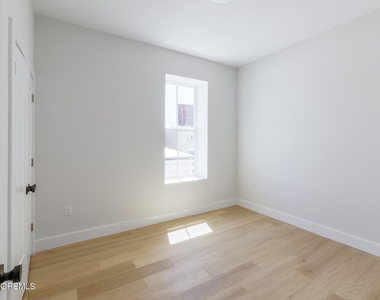 9 Wharf Avenue - Photo Thumbnail 13