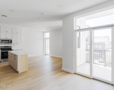 9 Wharf Avenue - Photo Thumbnail 1