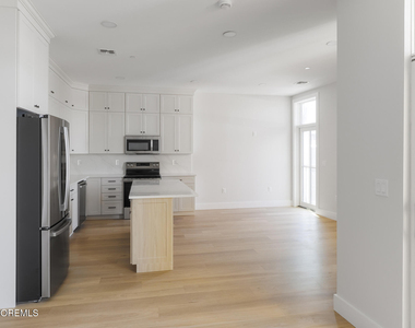 9 Wharf Avenue - Photo Thumbnail 5