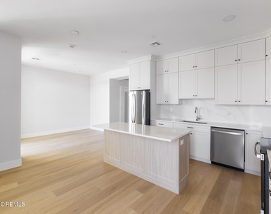 9 Wharf Avenue - Photo Thumbnail 6