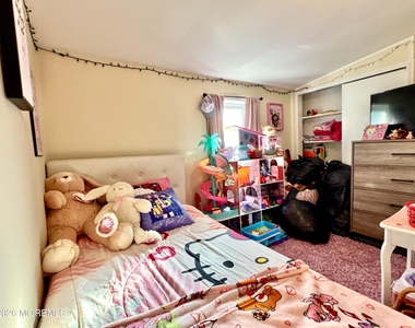 196 Milton Avenue - Photo Thumbnail 6