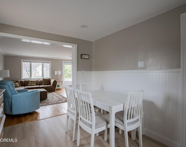 32 Howland Avenue - Photo Thumbnail 4