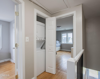 32 Howland Avenue - Photo Thumbnail 8