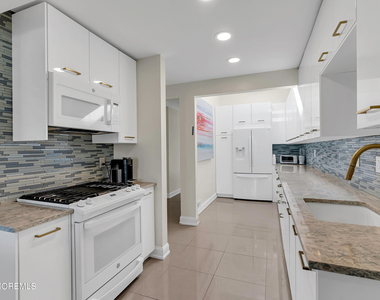 215 W Morgan Avenue - Photo Thumbnail 7