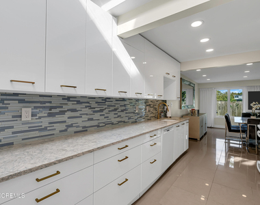 215 W Morgan Avenue - Photo Thumbnail 5