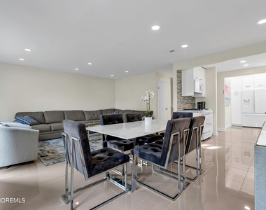 215 W Morgan Avenue - Photo Thumbnail 9