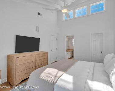 706 Morven Terrace - Photo Thumbnail 32