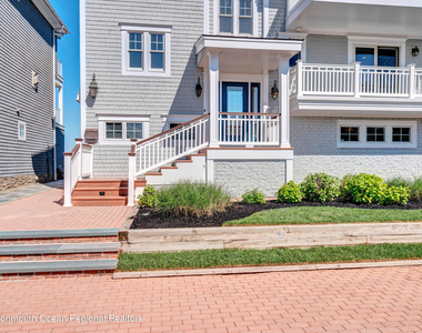 706 Morven Terrace - Photo Thumbnail 2