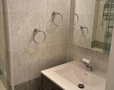 131 Amberly Drive - Photo Thumbnail 15