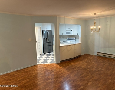 131 Amberly Drive - Photo Thumbnail 13