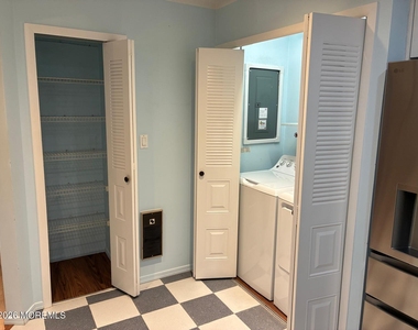 131 Amberly Drive - Photo Thumbnail 12