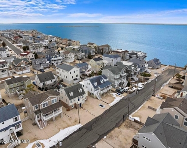 26 W Oceanview Drive - Photo Thumbnail 17