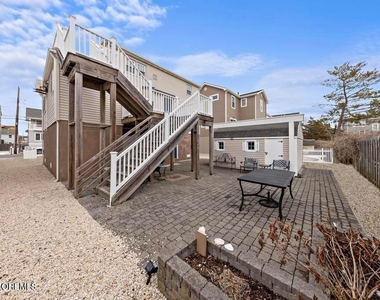 26 W Oceanview Drive - Photo Thumbnail 19