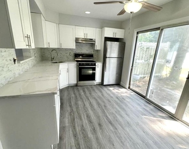 709 Lady Slipper Court - Photo Thumbnail 4
