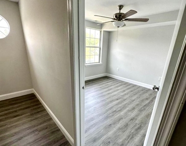 709 Lady Slipper Court - Photo Thumbnail 9