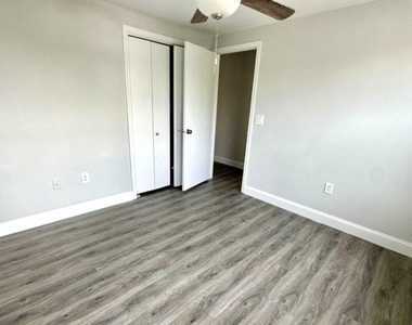 709 Lady Slipper Court - Photo Thumbnail 8