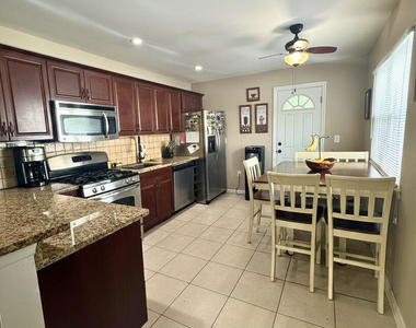 878 Salem Drive - Photo Thumbnail 6