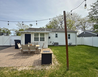 878 Salem Drive - Photo Thumbnail 14