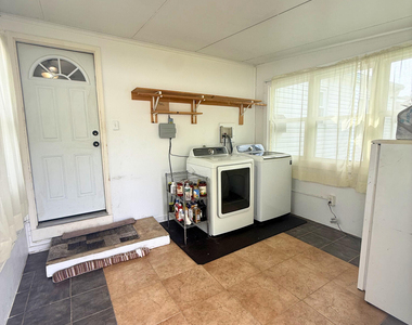 878 Salem Drive - Photo Thumbnail 13