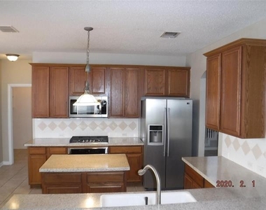 1741 Angel Falls Drive - Photo Thumbnail 6