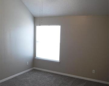 1741 Angel Falls Drive - Photo Thumbnail 10