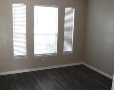 1741 Angel Falls Drive - Photo Thumbnail 14