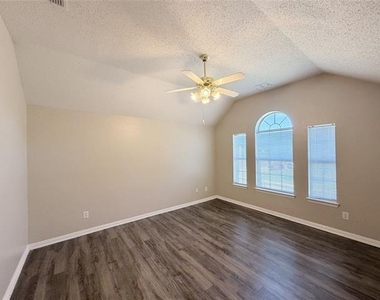 1741 Angel Falls Drive - Photo Thumbnail 23